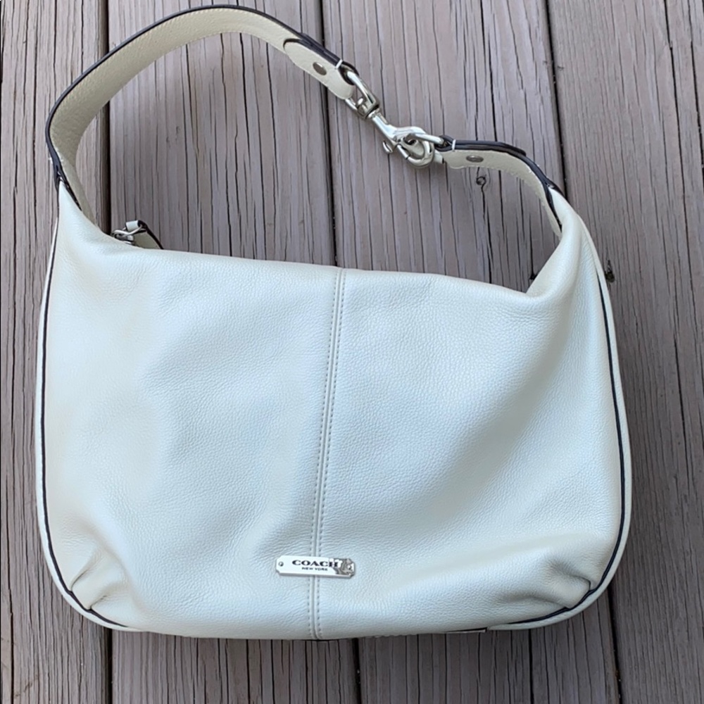 Coach handbag in pearl